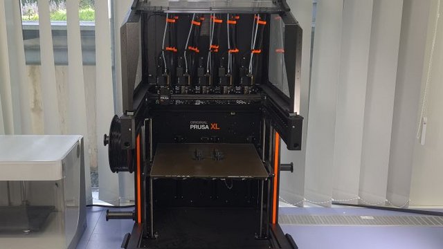 Multi-material filament printer