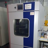 Climate-controlled cabinet